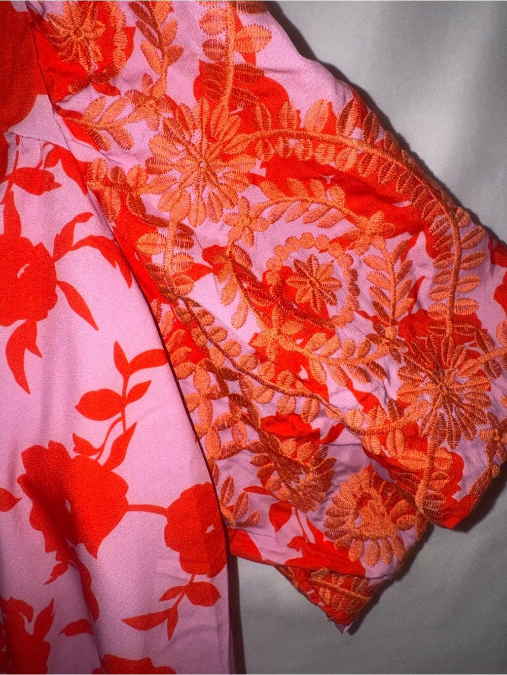 Umgee Pink Blouse with Bold Red Floral Print L - Picture 4 of 7